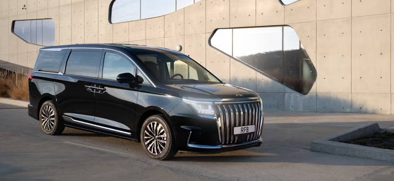 Аналог Toyota Alphard с 2,0-литровым мотором и 8-ступенчатым &laquo;автоматом&raquo; и официальной гарантией. JAC готовит обновление RF8 в России
